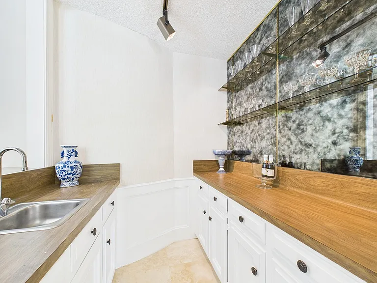 702 Daria Ct — Photo 22