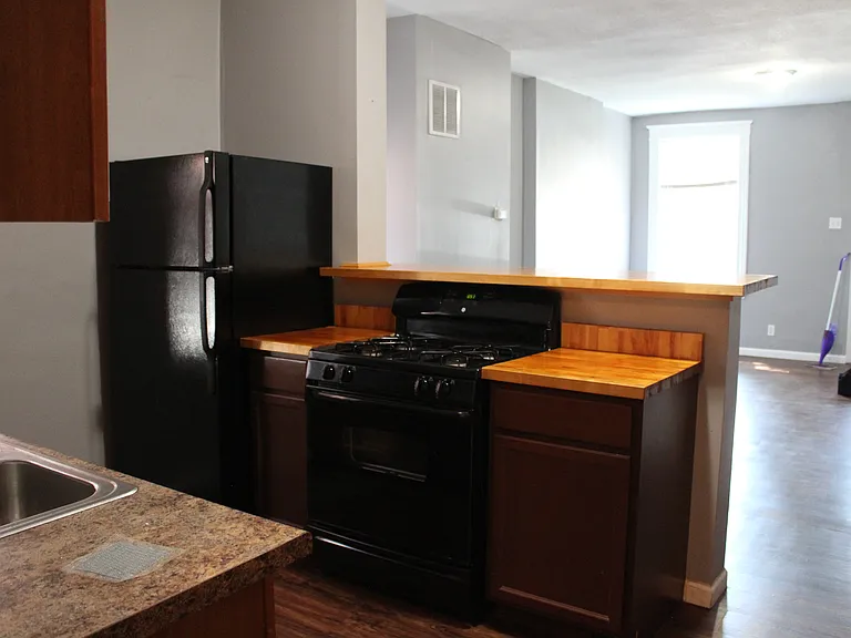 4261 Russell Blvd — Photo 16