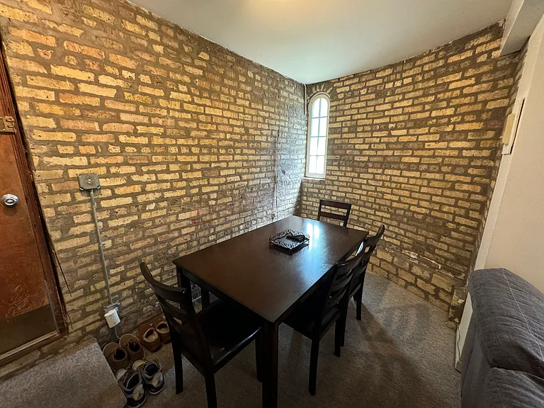 1208 W Roscoe St #G — Photo 4