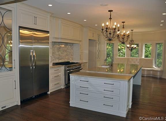 5th image of 716 Sardis Ln