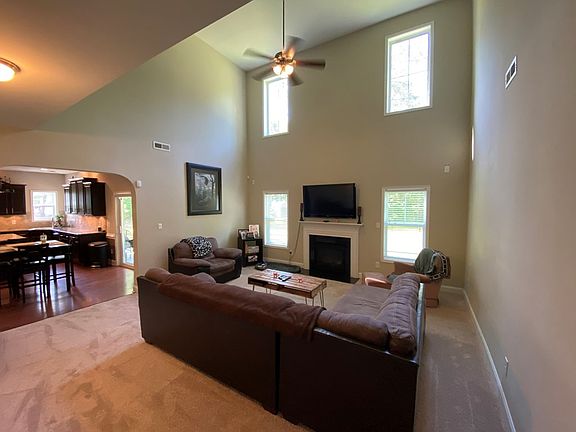 5th image of 2216 Granville Dr