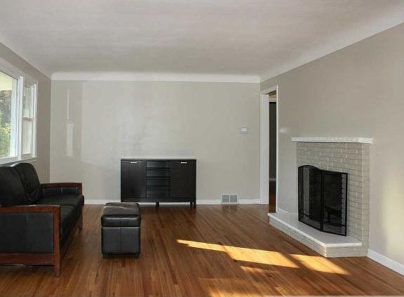 4th image of 7600 Chicago Avenue