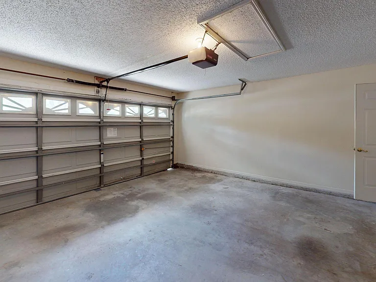 2484 Glade Springs Dr — Photo 6