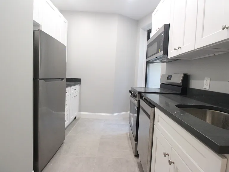 192 Claremont Ave #1D — Photo 1