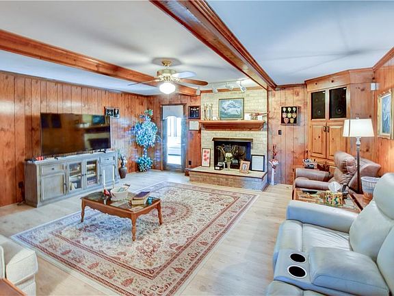 3rd image of 1305 Forest Point Dr