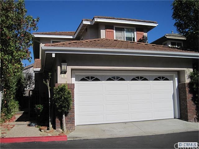 1st image of 6 Cottage Ln
