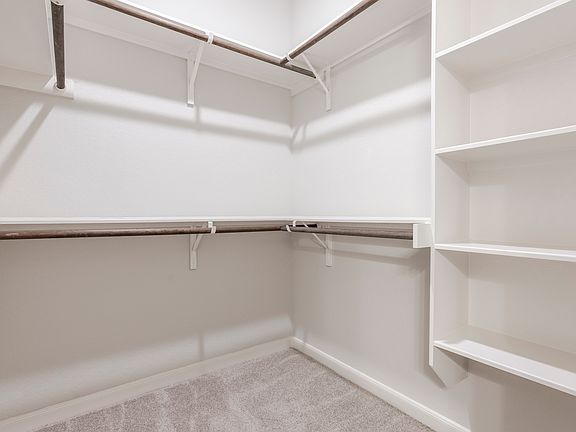 2nd image of 7126 Magnolia Vlg Unit 201