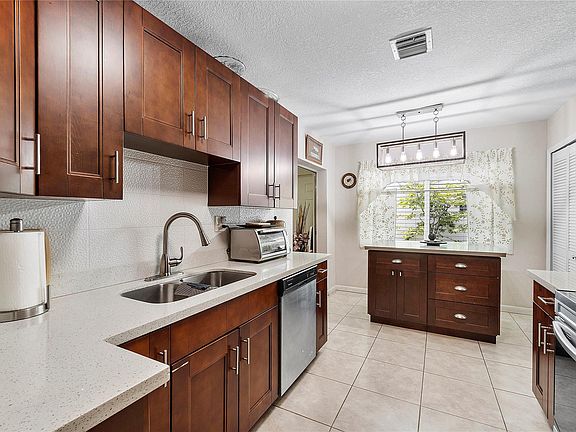 5th image of 4153 NW 52nd Avenue