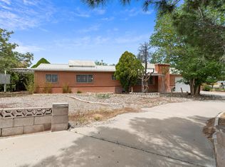 611 La Casa De Prasa Dr SE, Rio Rancho, NM 87124