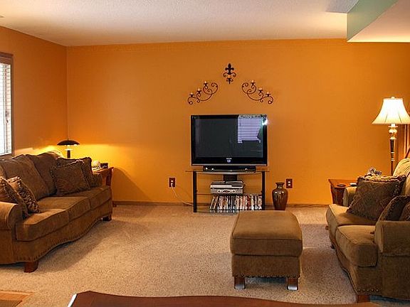 Large and bright Living Room