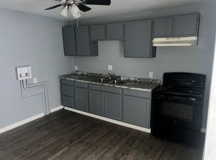 422 S 13th St, Kingsville, TX 78363