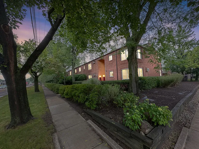 355 E Forteen Mile Rd — Photo 3