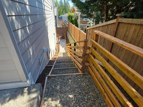 9927 13th St SE #B, Lake Stevens, WA 98258