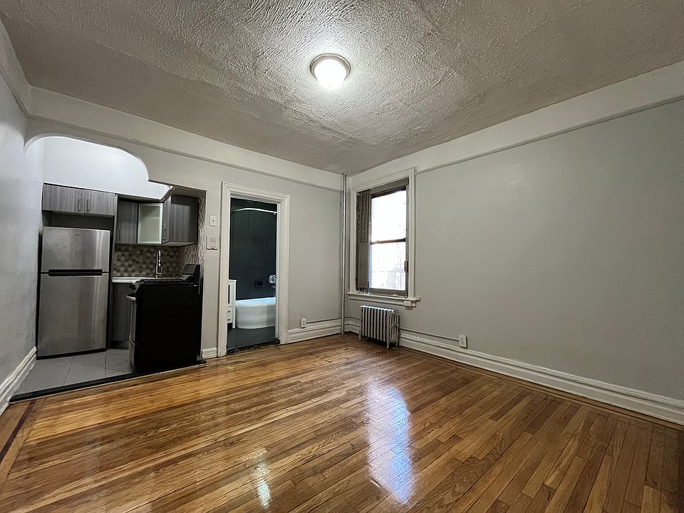 1st image of 11 Midwood St #B