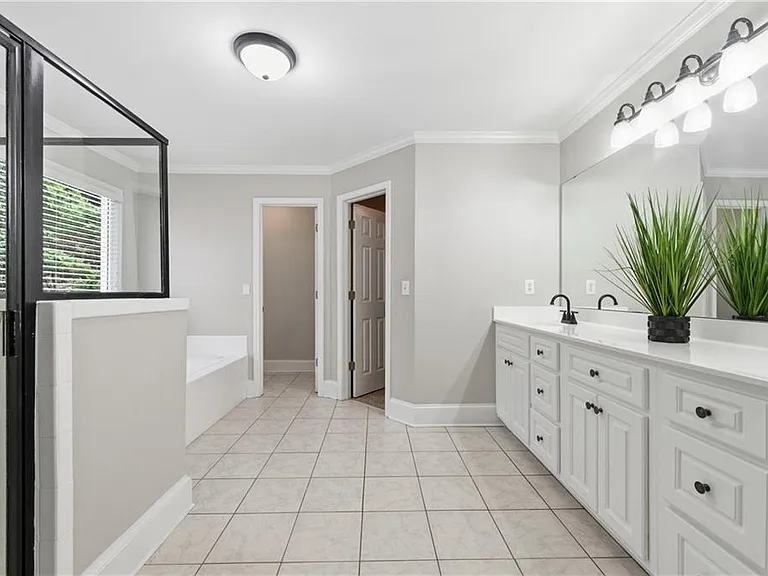 2570 Wood Creek Ct — Photo 35