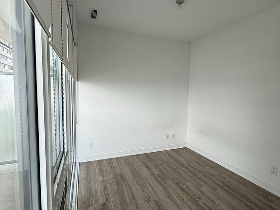 5th image of 42 Charles St E #4008
