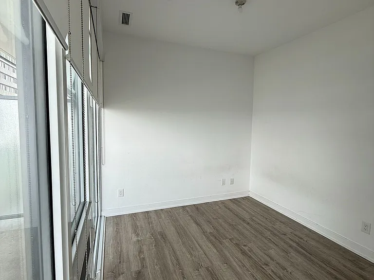 42 Charles St E #4008 — Photo 5