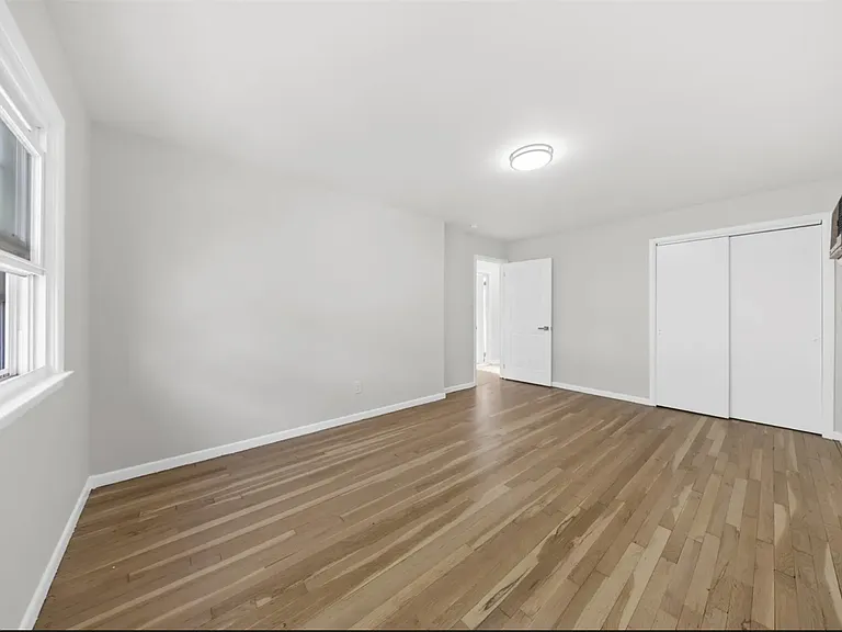 18 E 3rd St #2 — Photo 8
