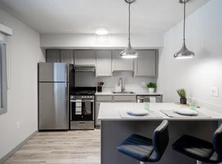 58 E John St #98X39YX4M, Champaign, IL 61820