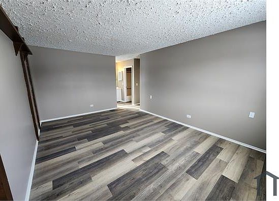 4th image of 332 Drake Ave