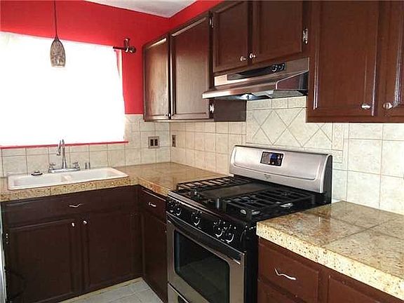 3rd image of 3428 Hickman St