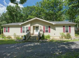 1197 N Rocky Mountain Dr, Effort, PA 18330