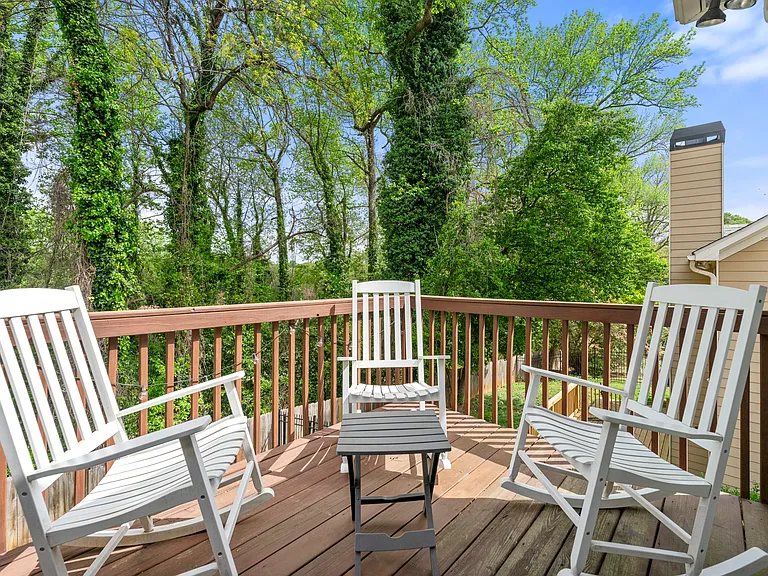 3410 Burdett Ct — Photo 21