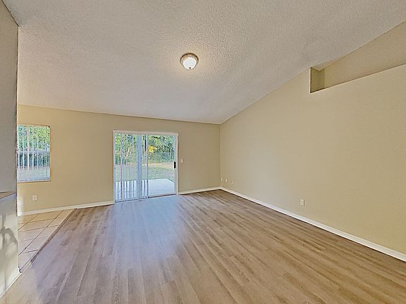 4th image of 1669 Templewood Ave