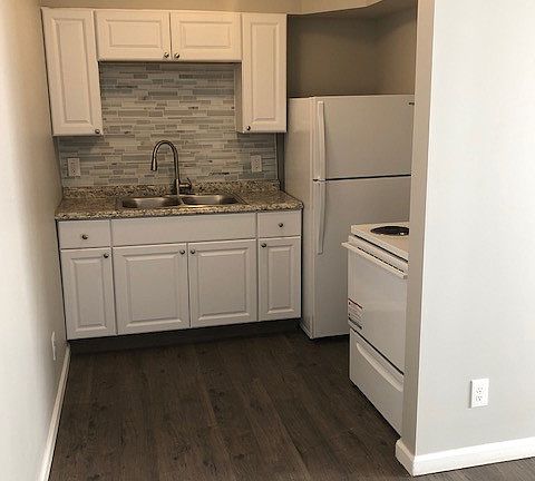 5th image of 257 S Central Ave #17832592