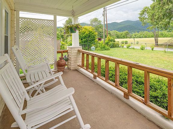 3rd image of 50 Hutchins Rd