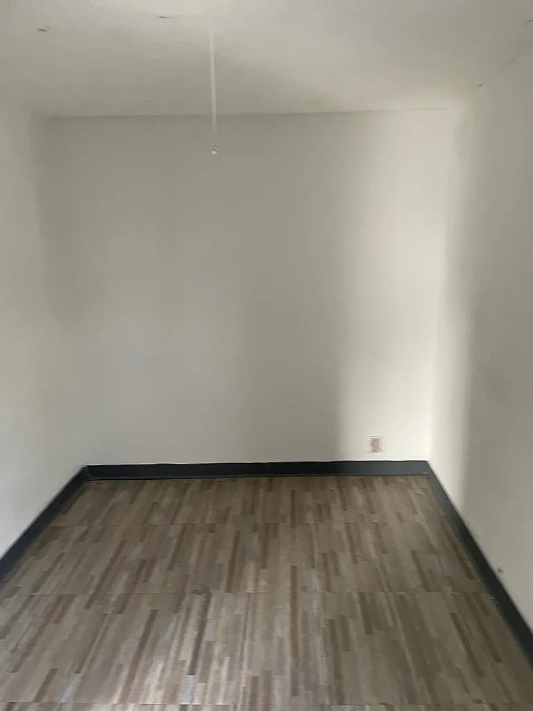 3 bed, $1,800 — Photo 2