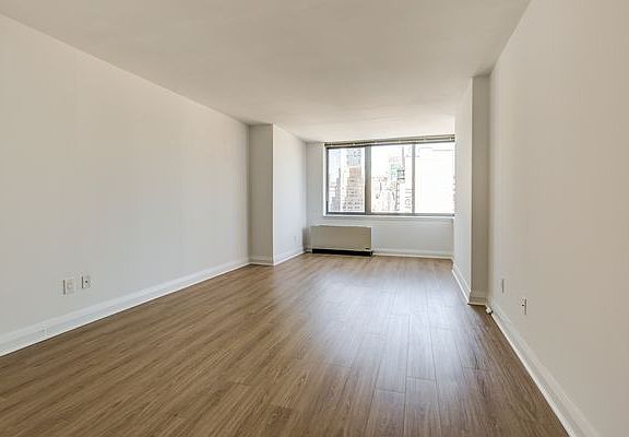 3rd image of 800 Avenue Of The Americas APT 20G