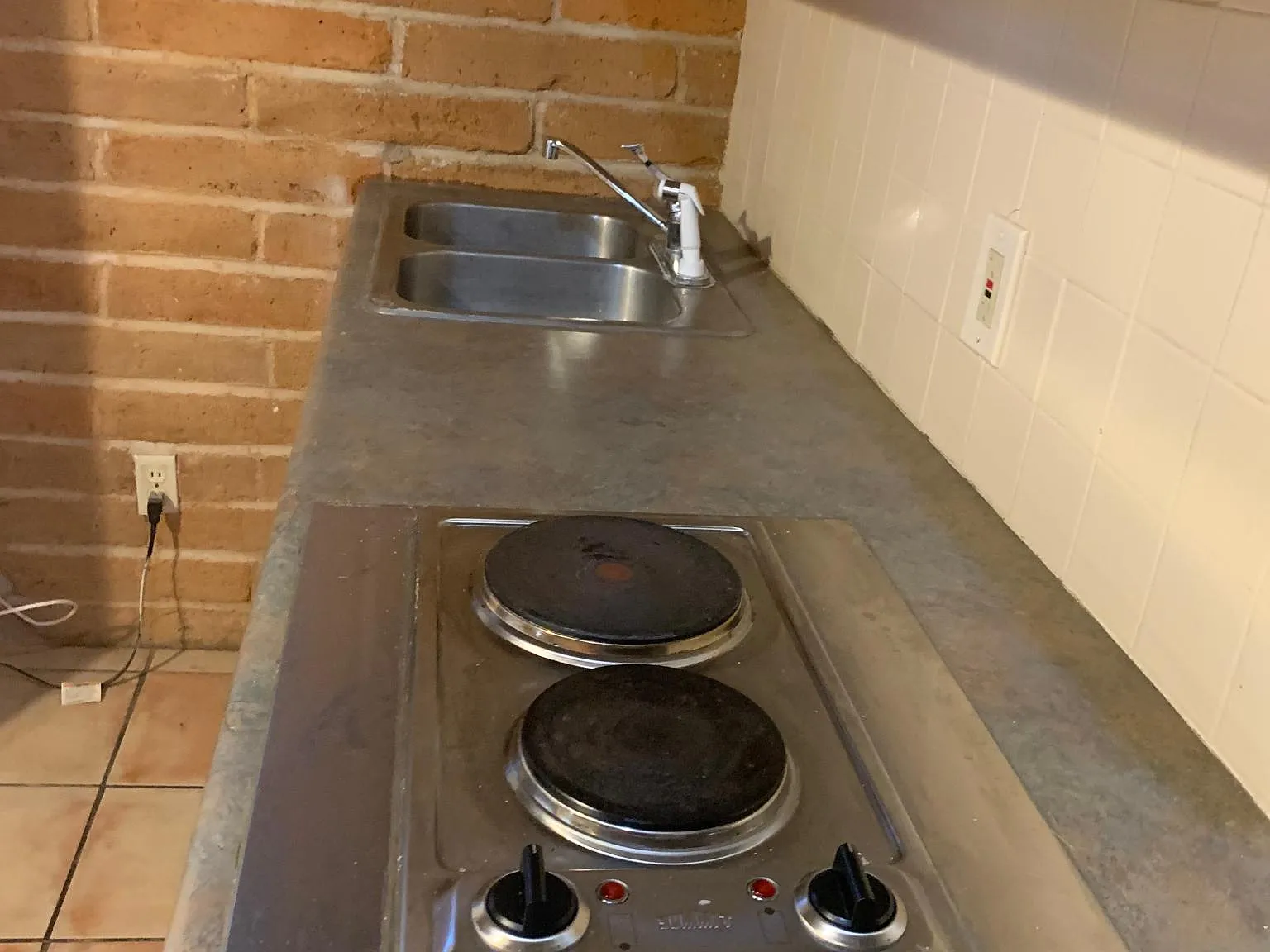 Studio, 350 sqft, $825 — Photo 3