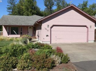 1810 Labona Dr, Eugene, OR 97404