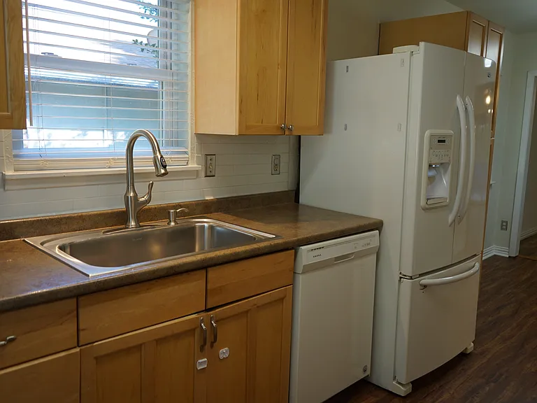 608 Hillcrest St — Photo 10