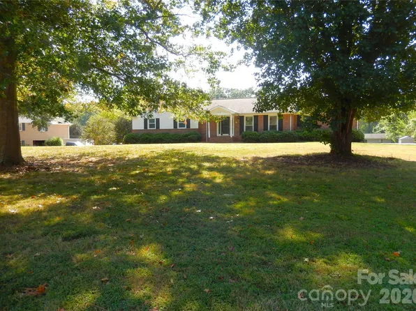 6700 Pine Lake Ln, Mint Hill, NC 28227