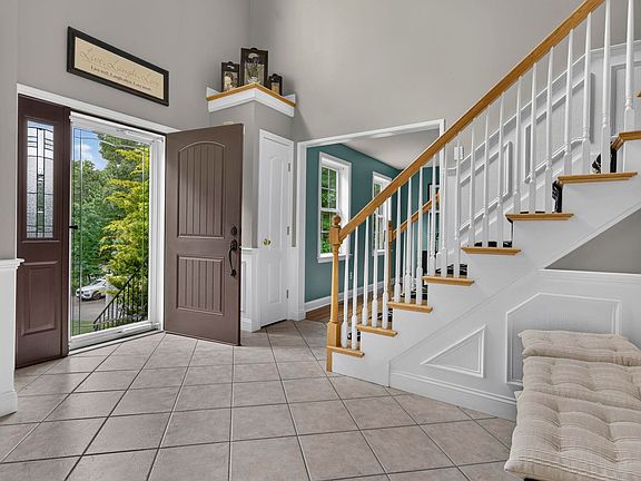 4th image of 7 Cheshire Court