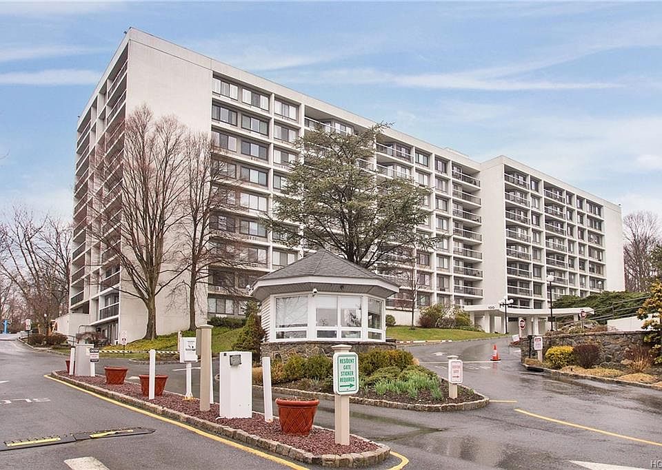 1st image of 100 High Point Dr Ph 10
