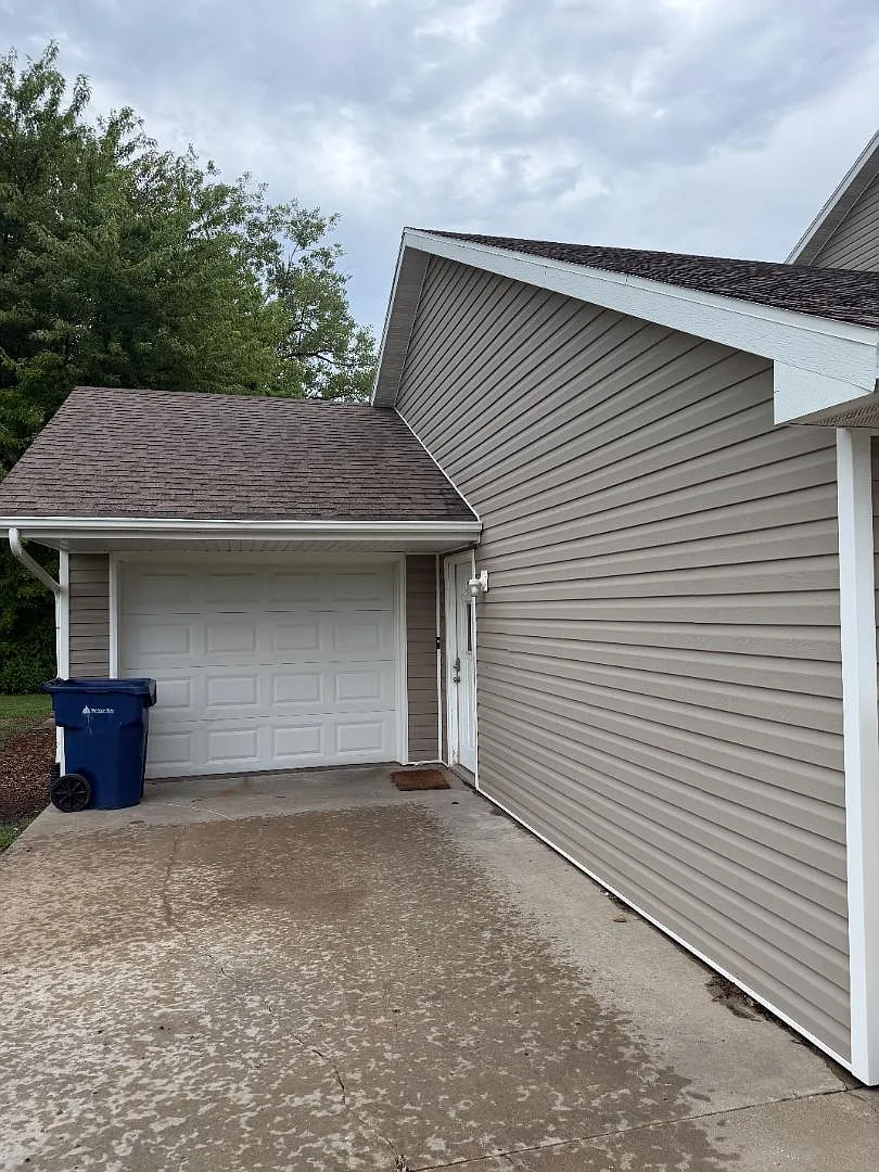 175 Rief Ct - D — Photo 1