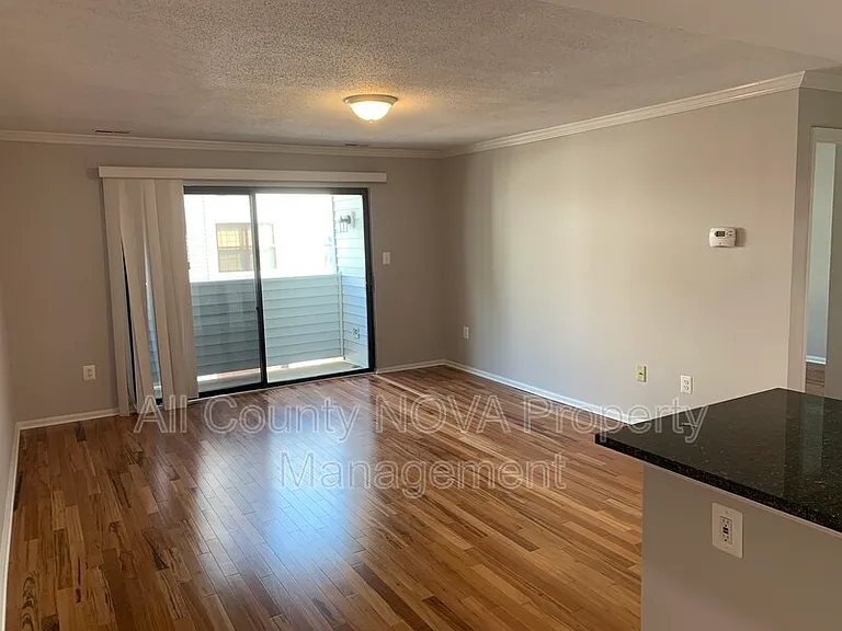 1611 Carriage House Ter #D — Photo 3