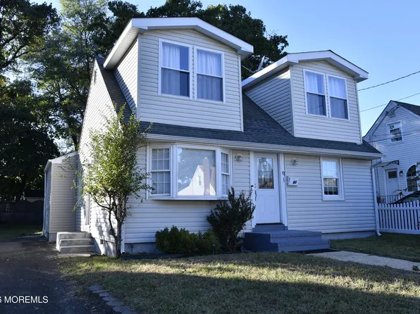 91 Compton Avenue, Hazlet, NJ 07734