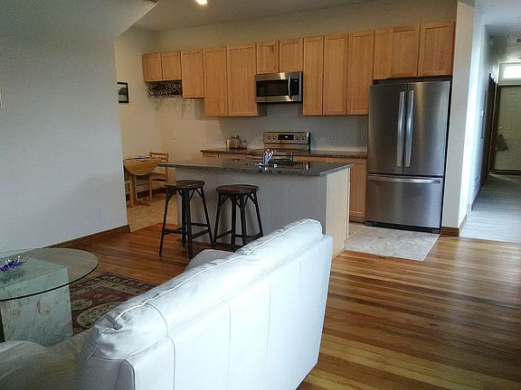 4th image of 973 N Galapago St