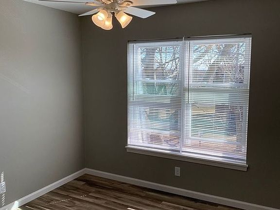 2nd image of 909 Georgian Dr APT E