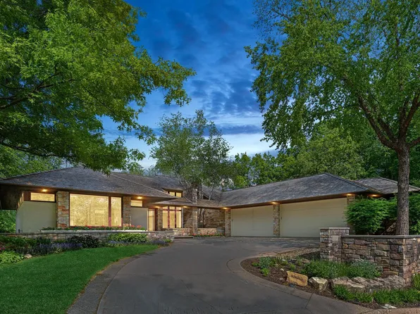 8800 Deer Ridge Ln, Bloomington, MN 55438