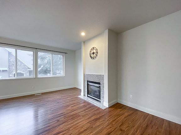 3rd image of 4638 NE Beaumead Ln