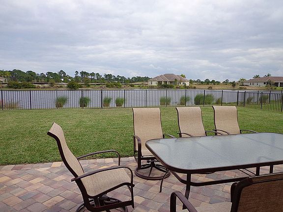 3rd image of 793 SW Sun Cir