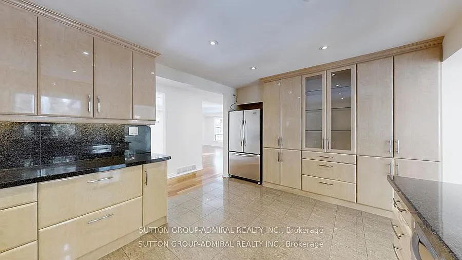 3 bed, $3,600 — Photo 2