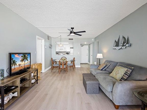 5th image of 180 Seaview CT #410