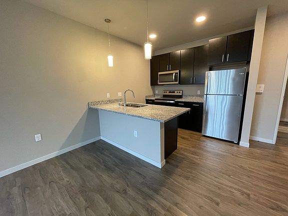 3rd image of 501 W Verona Ave #203