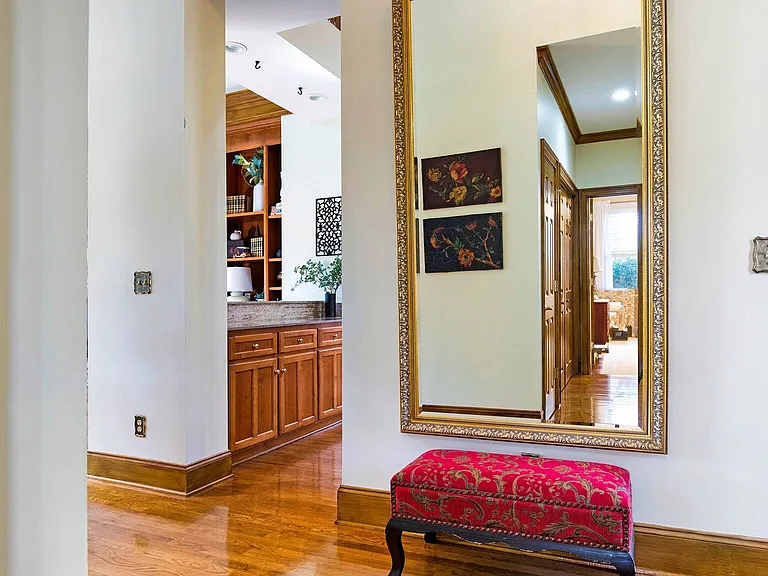 1060 Emerald View Dr — Photo 6